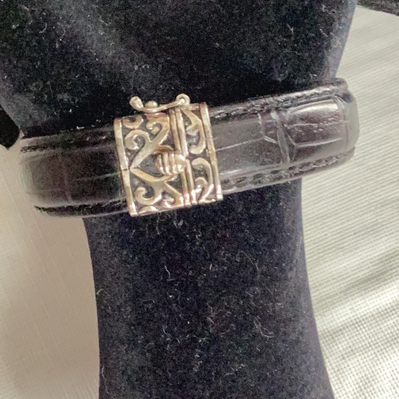 Pearl and black leather bracelet - Picture 2 of 7